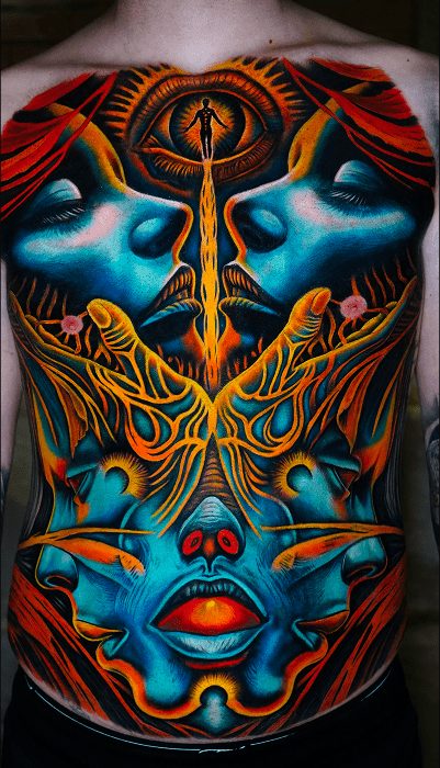 Tatuaje a color de gran formato