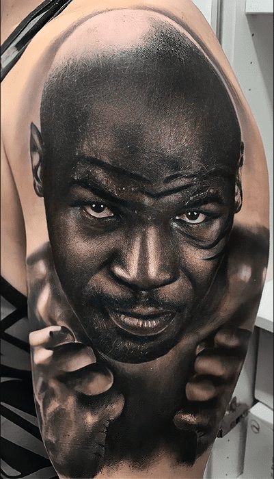 Retrato tatuado en black and grey